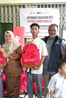 YG dan STC Beri Rasa Bahagia kepada 186 Siswa SLB Cahaya Sambut Hardiknas