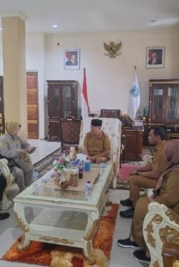 Satlantas Polres Bangkep dan Pemkab Koordinasi Percepatan Status Samsat Menjadi Samsat Penuh