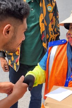 Berbagi di Hari Sumpah Pemuda, Aksi BMK Kosgoro Maluku Hadirkan Senyum Warga Ambon